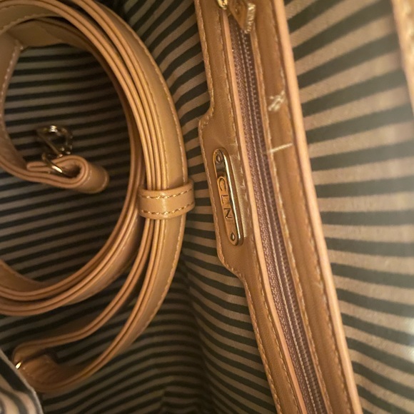 CLN Handbag - Picture 8 of 9